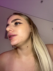 HugeBoobsAlice_Stripchat_20260813_123911.mp4