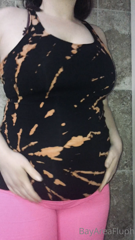 24514092_does-this-outfit-look-a-little-tight_0.m4v