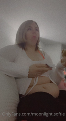 284603784_got-a-few-clips-of-me-stuffing-my-face-im-really-loving-th_3.m4v