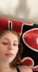 448616334_hehehehe-kitty-playing-with-cummies_1.m4v