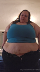 1334267643_trying-on-jeans-is-a-goddamn-workout-for-me-and-that-s-wh_3.mp4