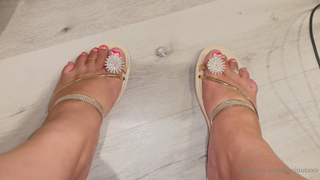 521532010_big-full-belly-and-new-pedi_0.m4v
