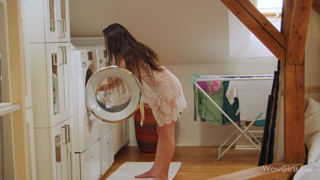wowgirls.23.06.03.elizabeth.t.bathroom.crush.1080p.mp4