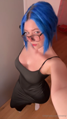 1501341228_this-dress-hugs-me-so-perfectly-do-you-think-its-just-righ_0.mp4