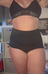 1116484007_out-grown-bralette-boobie-play-hehe_0.mp4