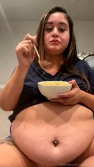445002813_eating-pasta-on-liveee_0.mp4