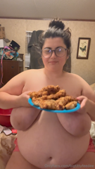 1267916298_fried-chicken-stuffing-lost-part-of-the-video-phone-died-and_0.mp4