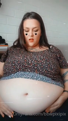 143995824_send-me-a-dm-if-you-want-to-be-a-member-of-my-premium-snapch_0.mp4