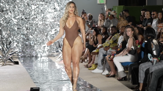 Marissa Dubois realitywithriss in SLOW MOTION 4k Art Basel Miami.mp4