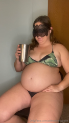 1453595792_my-first-cake-shake-was-a-real-challenge-hope-you-enjoy-wat_0.mp4