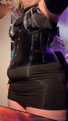 1130603292_getting-this-corset-on-was-a-struggle-it-was-genuinely-p_5.mp4