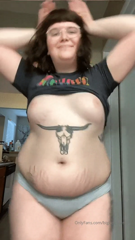 391620086_my-hips-are-getting-wide-as-heck-but-i-simple-could-not-give_7.mp4