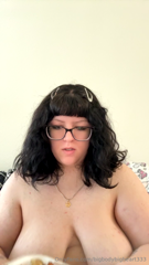 1776962134_i-love-stuffing-my-gut-so-much_0.mp4