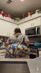 1514491325_morning-booty-shakes_0.mp4