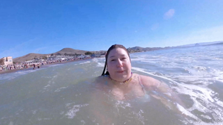 1469577415_cleansed-and-moisturized-for-the-new-year-did-the-polar-dip_0.mp4
