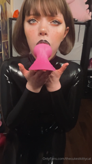 1023336486_ill-mark-you-up-my-lips-my-tongue-my-moans-my-gags-my_0.mp4