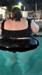 1136314116_just-a-lil-bit-of-fun-at-the-pool_1.mp4