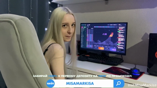 Stedsøster vil have mig til at lege med hende, så vil hun have sex i badedragt.mp4