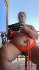 1198412736_enjoying-a-little-summer-snack-my-neighbors-just-love-watc_0.mp4