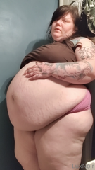 142795527_here-are-the-clips-from-last-night-my-belly-is-pretty-full_1.m4v