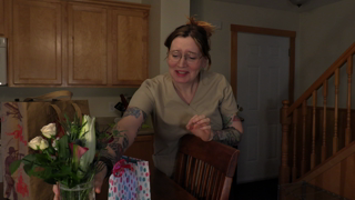 Bettie Bondage_Birthday-Massage-for-Mom-4K.mp4
