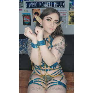 All tied up 🪢_1.jpg