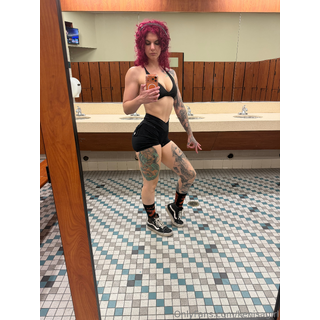 kenisagirl_2718502050_source.png