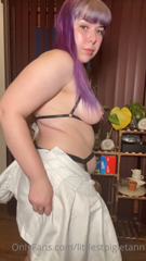 195190710_touch-me-squeeze-and-squish-me-feel-me-all-over-i-love-t_10.m4v