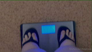 343246107_since-december-16-2021-i-have-gained-13-8lbs-keep-an-eye_0.mp4