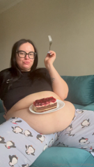 1506761088_eating-cake-and-use-my-fat-belly-like-a-table_1.mp4