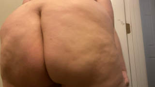 19789908_showing-off-asshole_0.mp4