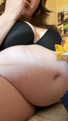 536351904_snacking-is-my-favorite-sport_1.m4v