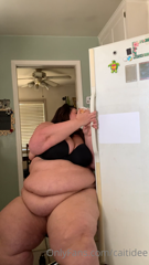 136631051_wifey-in-the-kitchen-67-pics-3-5min-video-this-is-part-2_37.m4v