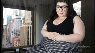 1350261141_the-bosss-fattening-ordersthe-heavier-you-get-the-higher-y_0.mp4