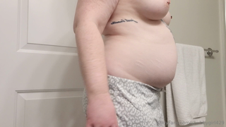 547952419_feeling-a-little-tipsy-and-bloated-tonight_0.mp4