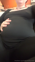 1588669873_its-been-a-long-day-enjoy-me-after-my-pre-dinner-snack-la_0.mp4