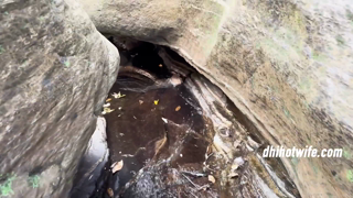 FAZENDO MEU MARIDO DE CORNO NA CACHOEIRA DEI GOSTOSO NO PÊLO. - Dhi Hotwife.mp4