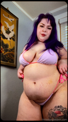 1496510139_a-little-something-from-your-favorite-fat-internet-girlfrien_0.mp4