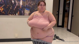 956191416_should-i-do-a-stuffing-here_0.mp4