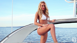 Jennifer Vaughn - Naked Horizon.mp4