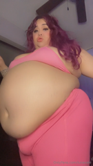 869422108_i-just-love-to-show-off-my-belly_0.m4v