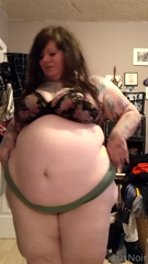 449015551_outgrowing-everything-getting-dressed-makes-me-so-out-of_0.m4v