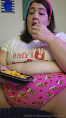 1203627613_a-wendy-s-stuffing-how-much-do-you-think-i-can-eat_8.mp4