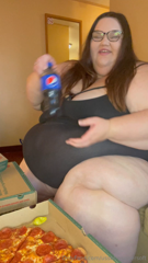 796690894_2xl-papa-johns-pizza-stuffing-i-love-a-good-classic-ch_0.mp4