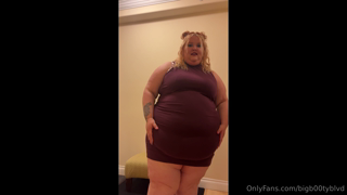 1272815443_second-installment-in-the-tight-dress-photo-series-plus-a_4.mp4