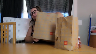 456726175_watch-me-down-mcdonald-s-classic-big-breakfast-straight-to_0.m4v