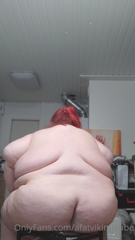 209770368_we-all-know-i-m-too-fat-to-be-bouncing-like-this-first-thing_0.mp4