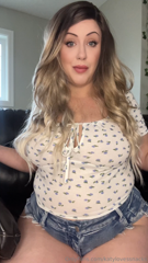 1185498712_i-tried-an-alka-seltzer-bloat-not-sure-i-did-it-right-but-i_0.mp4