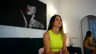Izy_belle_Myfreecams_20260512_191315.mp4