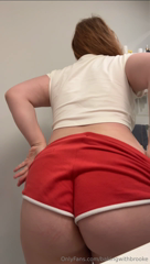 1120637736_got-your-snack-right-here_0.mp4